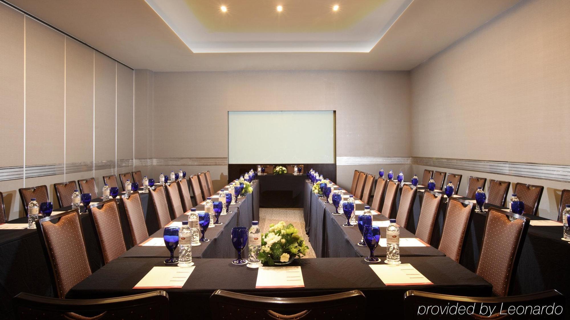 Po Hotel Semarang Afaceri foto
